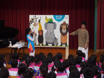 アウトリーチ / 川西幼稚園 /榊原明子（ピアノ） 竹内祐人（ライブペインティング）のハイライト画像